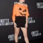 Brec Bassinger – Knott’s Scary Farm Celebrity Night Photocall In Buena Park