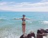 Maisie Williams Sexy in A Bikini in Italy_inPixio
